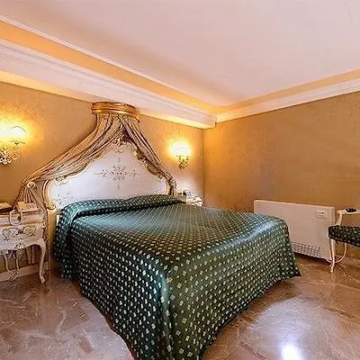 Hotel Canaletto Венеция 3*,